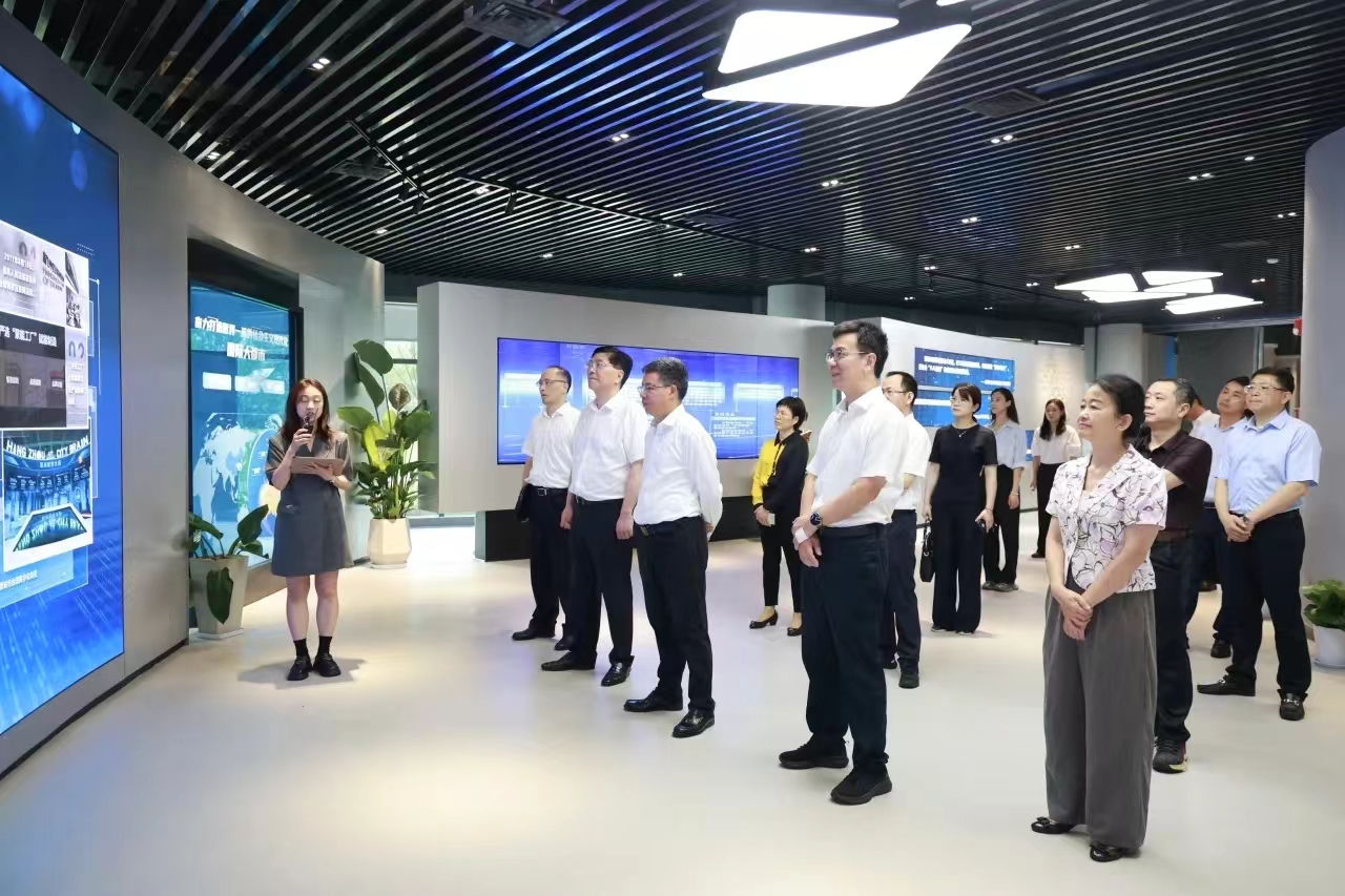 浙江省人大常委会副主任暨军民一行莅临918博天堂(中国)百度百科科技调研